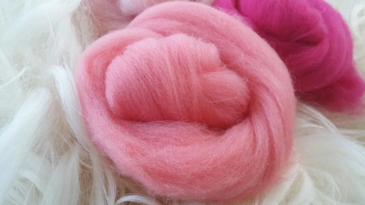 3 oz Pink Sampler Merino Wool Top Roving Fiber Spinning, Felting , weaving, dolls, Crafts USA -SALE! Blogger Favorite 5 Stars!