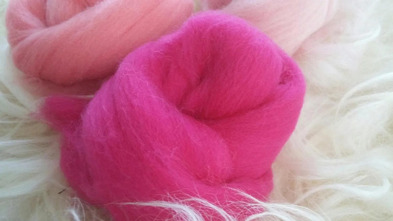 3 oz Pink Sampler Merino Wool Top Roving Fiber Spinning, Felting , weaving, dolls, Crafts USA -SALE! Blogger Favorite 5 Stars!