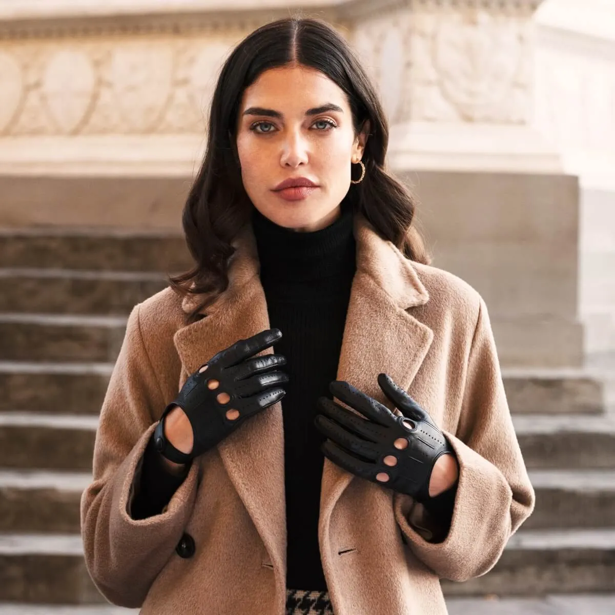 Alessa (black) - classic Italian lambskin leather driving gloves & touchscreen feature