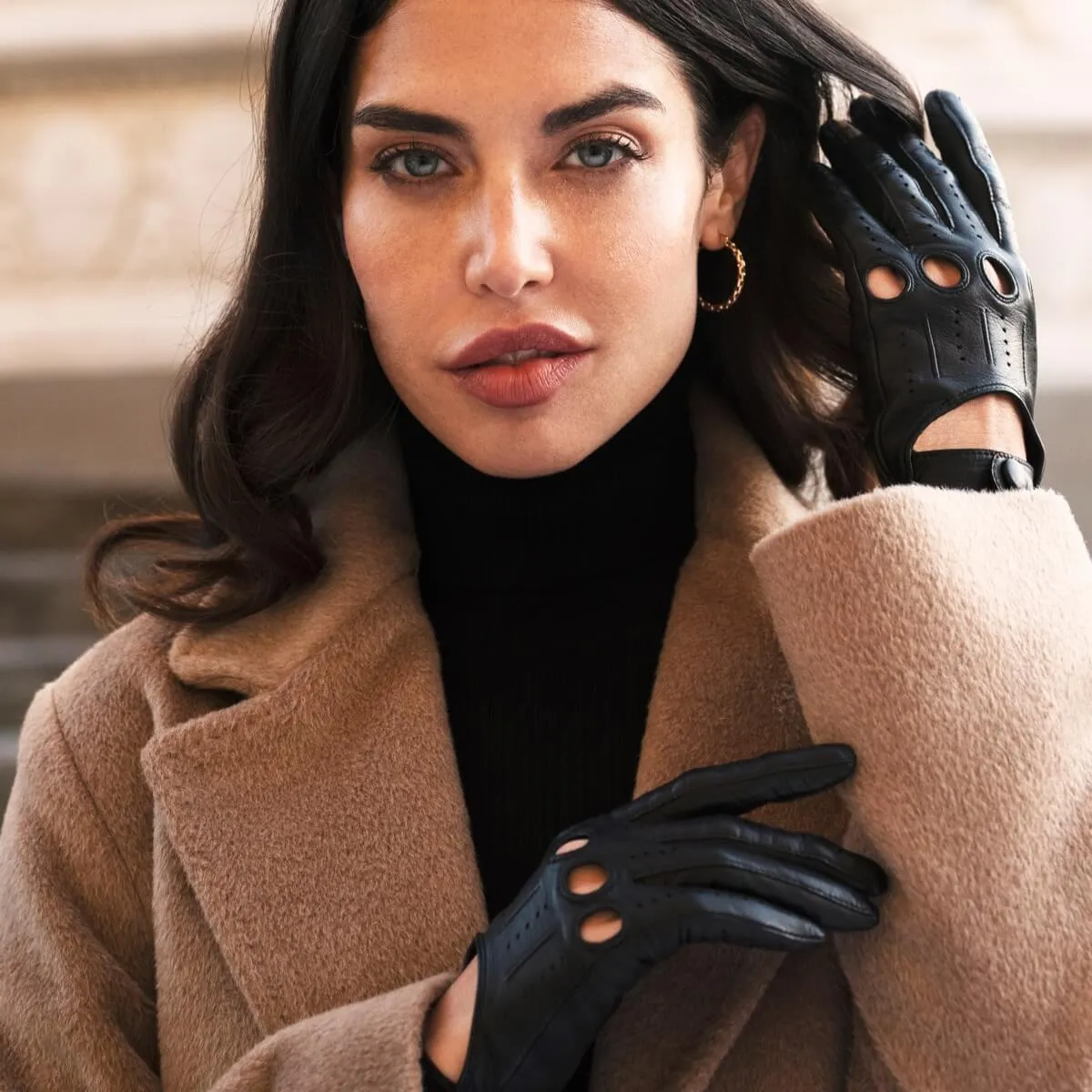 Alessa (black) - classic Italian lambskin leather driving gloves & touchscreen feature