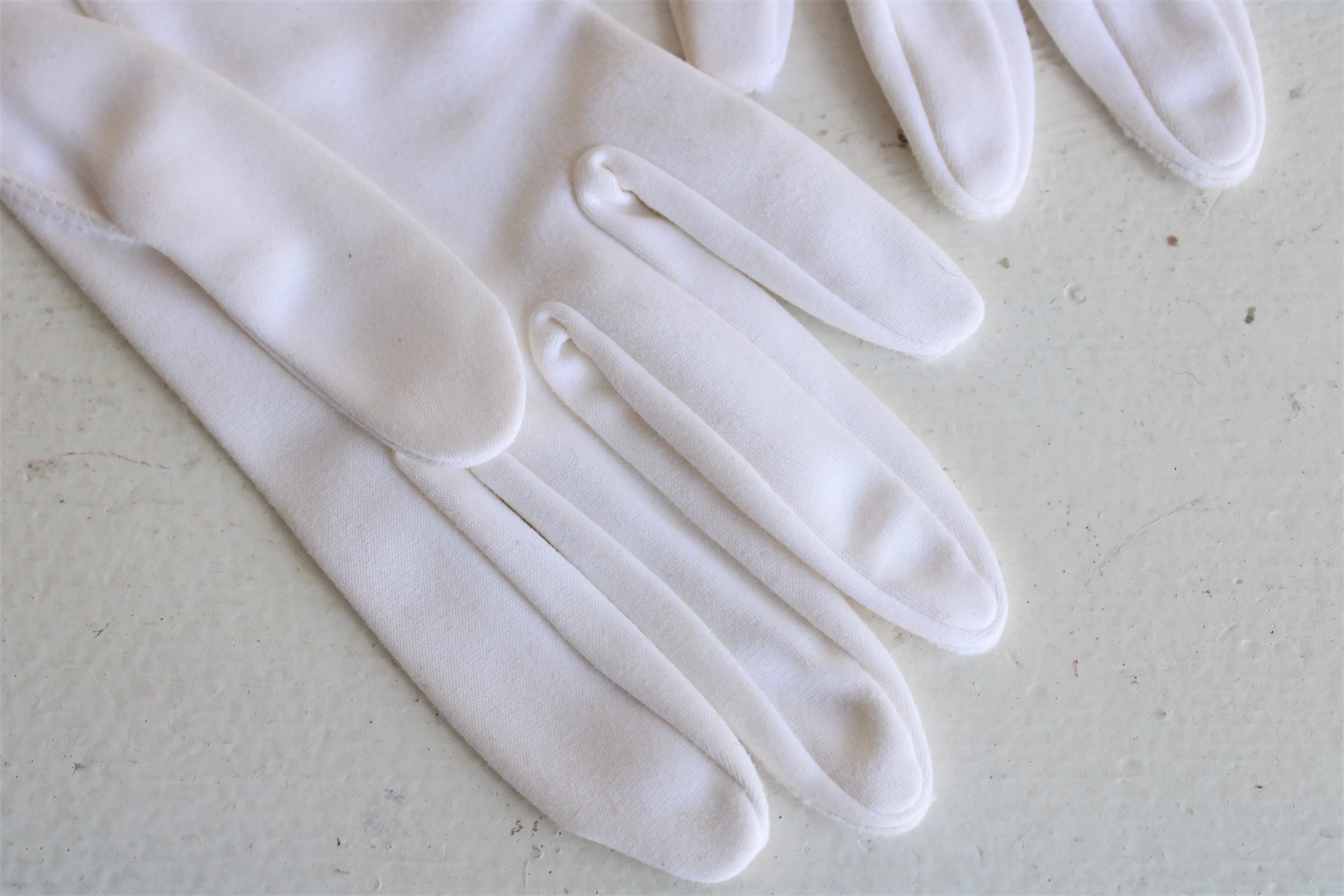 Vintage Daisy Trim 1950s 1960s Gloves