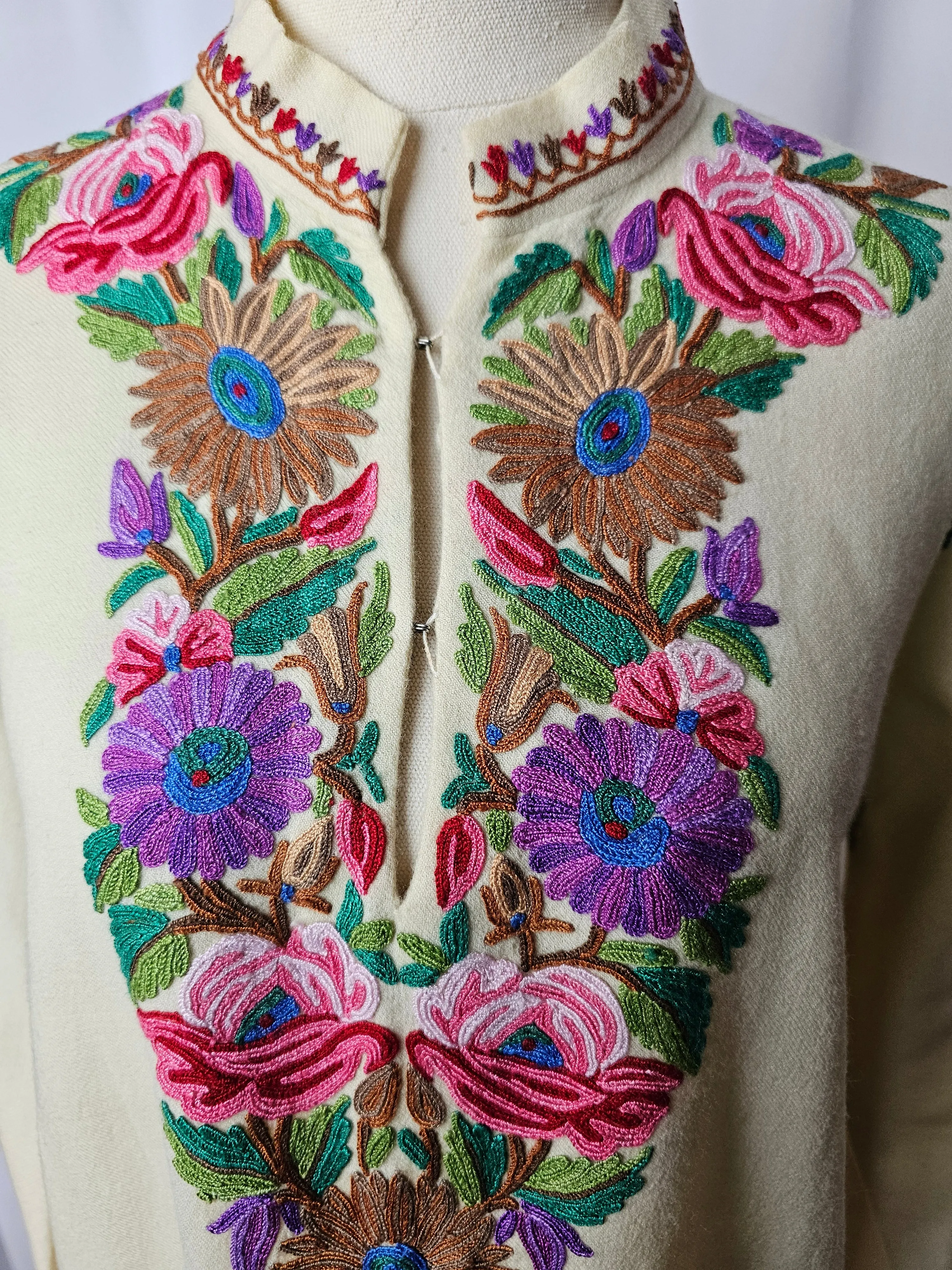 Vintage woodstock embroidered 70s blouse M-L